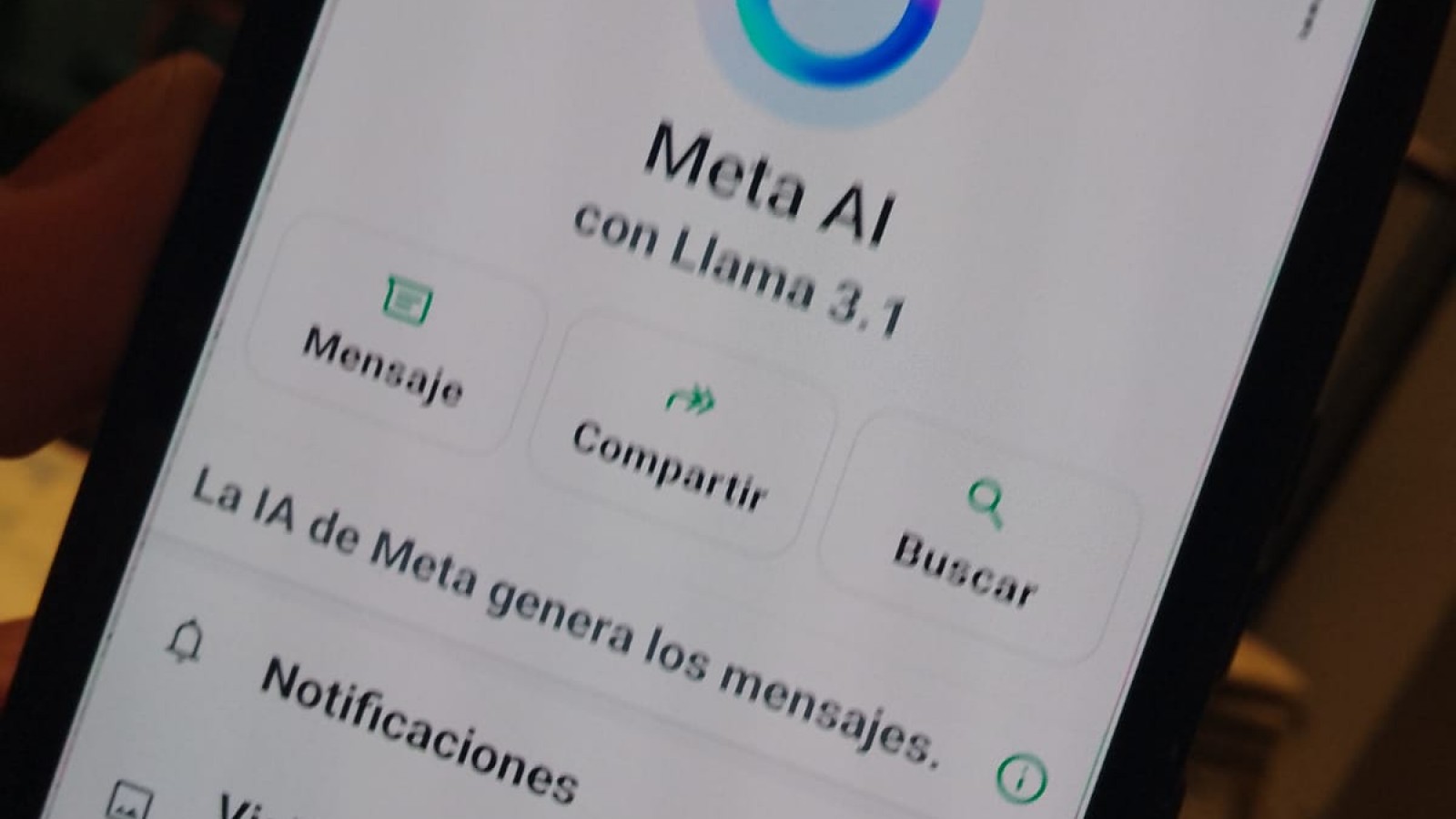 WhatsApp muestra la inteligencia artificial de META en celulares